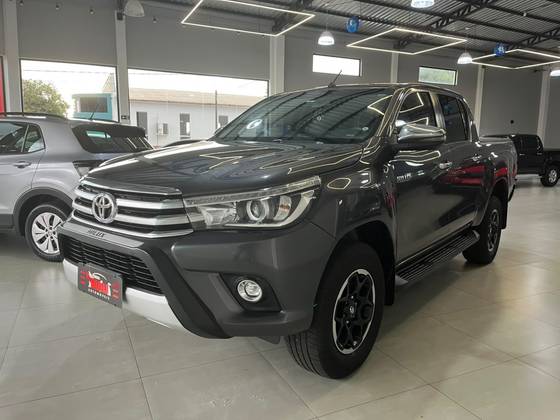 TOYOTA HILUX 2.8 SRV 4X4 CD 16V DIESEL 4P AUTOMÁTICO TOYOTA HILUX 2.8 SRV 4X4 CD 16V DIESEL 4P AUTOMÁTICO